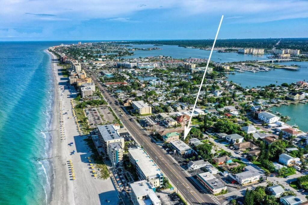 Sunset Beach Suites At Madeira Beach! Pet Friendly With Summer Breezes! - Suite 6 St. Pete Beach Esterno foto