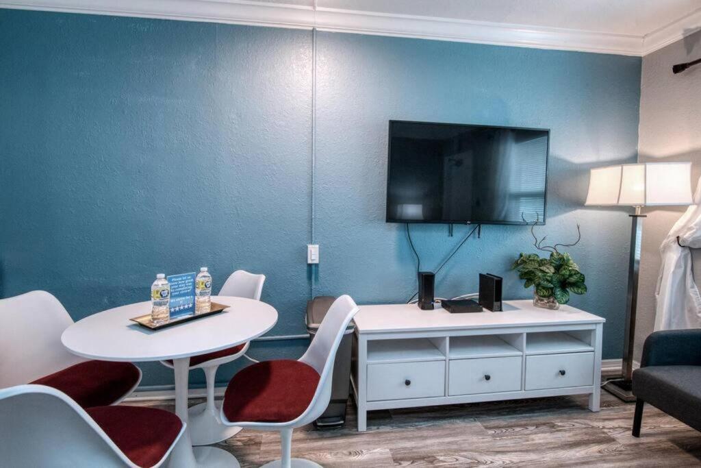 Sunset Beach Suites At Madeira Beach! Pet Friendly With Summer Breezes! - Suite 6 St. Pete Beach Esterno foto